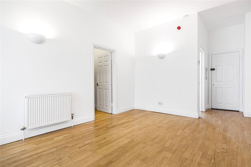 Property photo 3 of 15 Picture No. 05