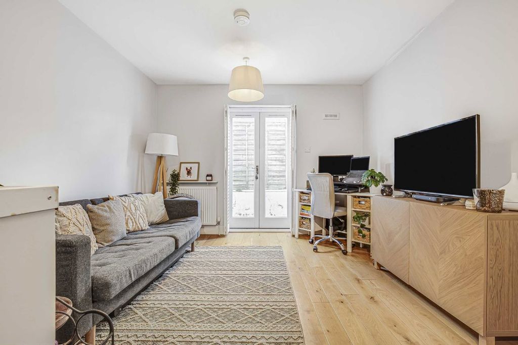 Property photo 2 of 7