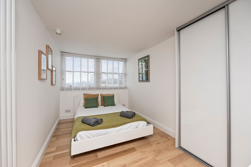 Additional image 22 of 3 bed flat for saleSussex Square, Brighton, East Sussex BN2