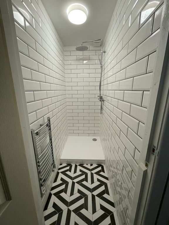 Property photo 3 of 7 58Ar - Shower.Jpeg