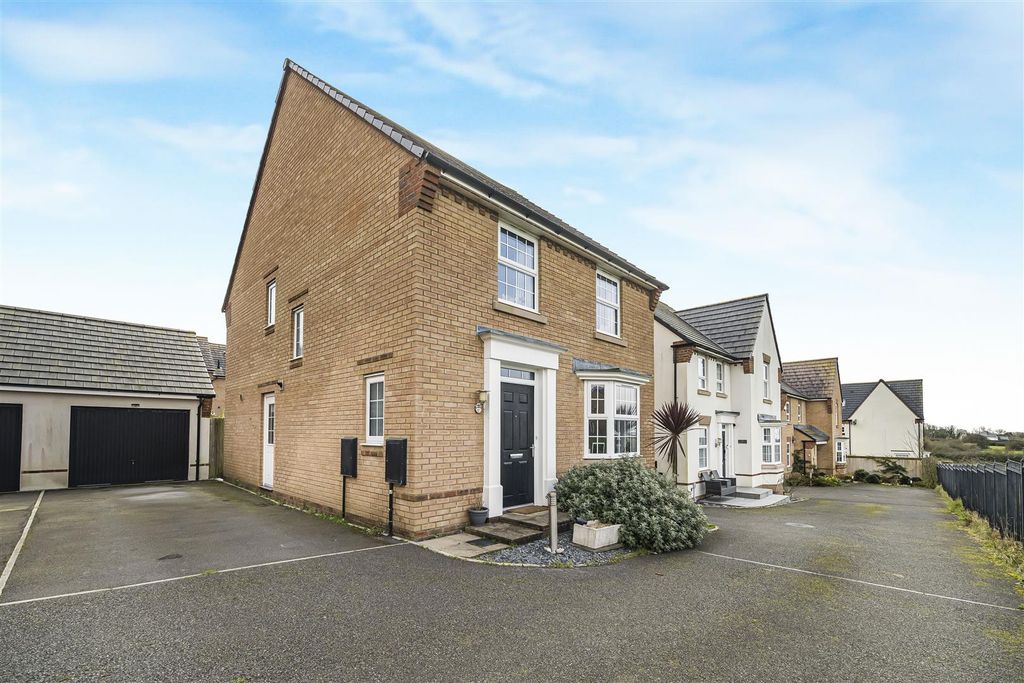 Property photo 1 of 24