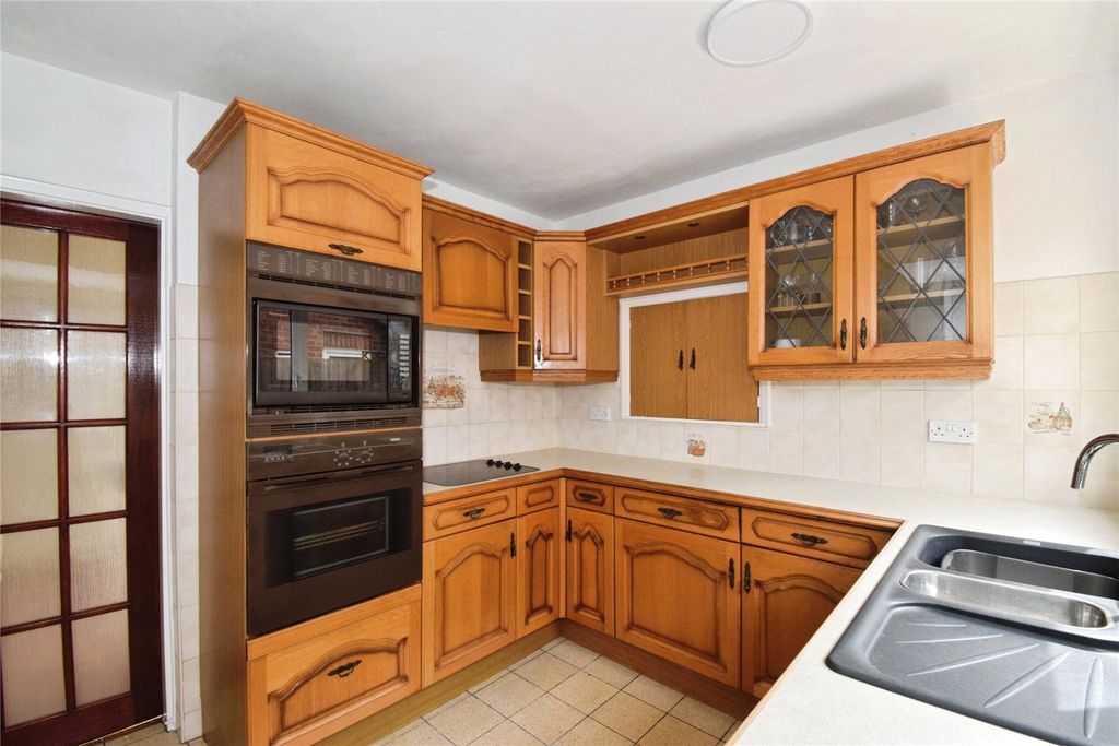 Property photo 3 of 24 Kitchen