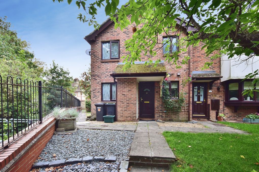 Property photo 1 of 10