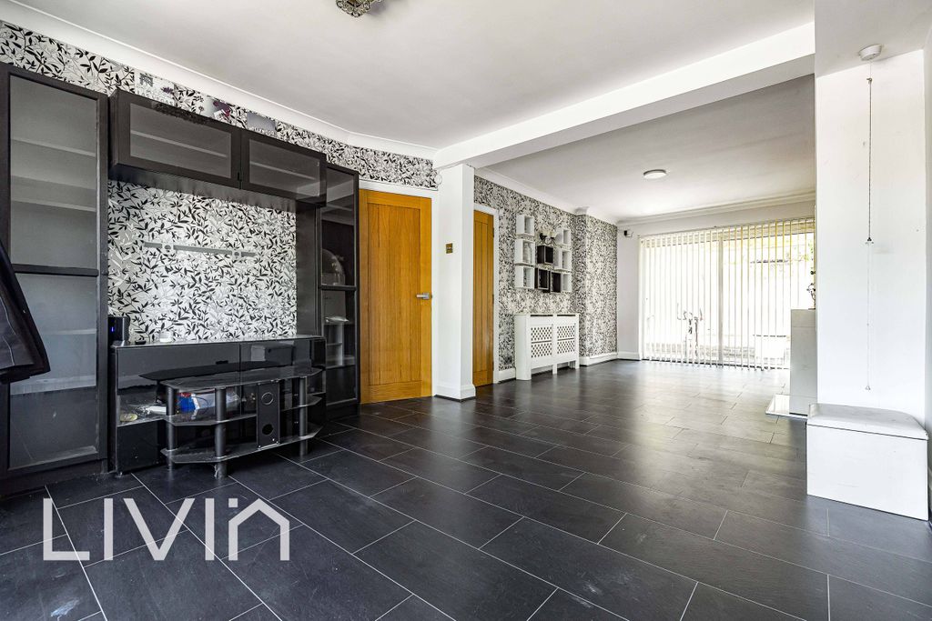 Property photo 3 of 24 025A8347