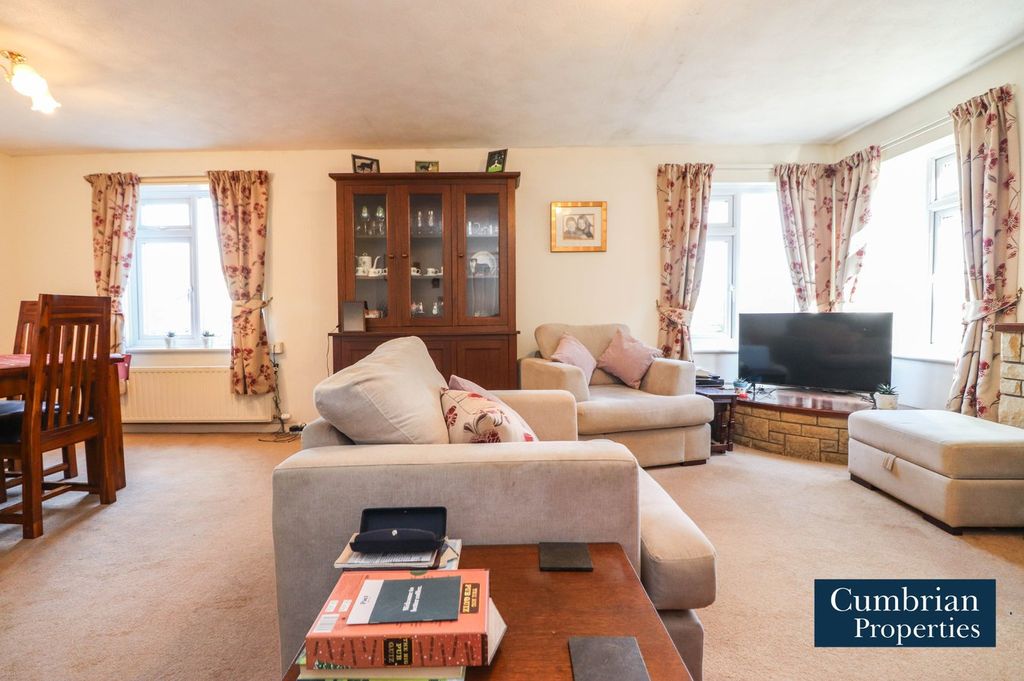 Property photo 2 of 20 Dining Lounge