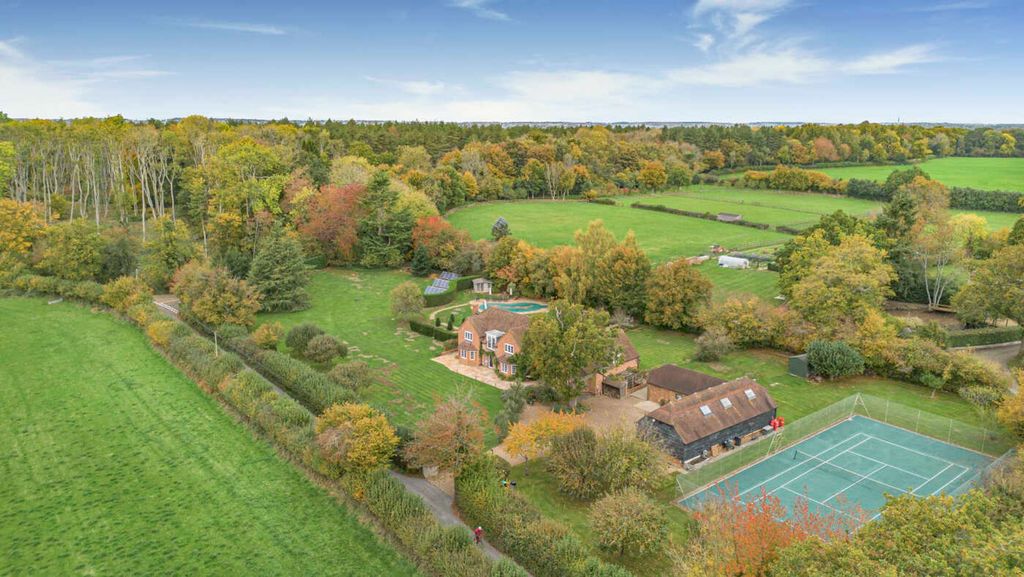 Property photo 2 of 20