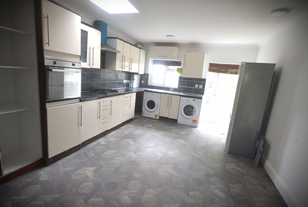 Property photo 3 of 10 Gallery