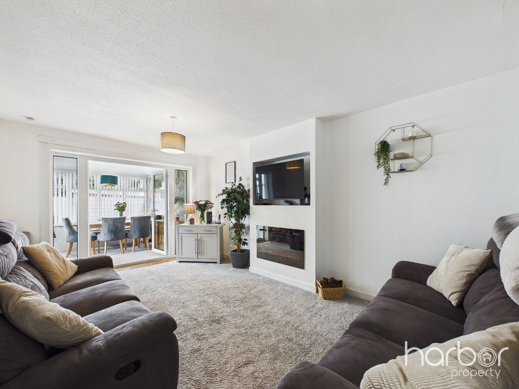 Property photo 2 of 25 5268384