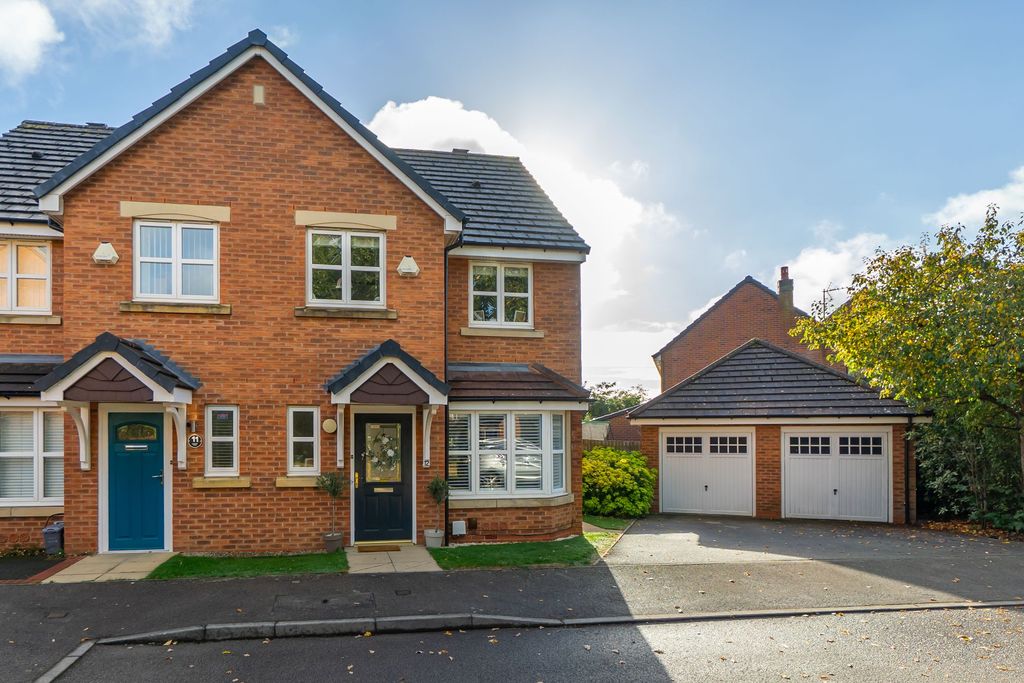 Property photo 1 of 32