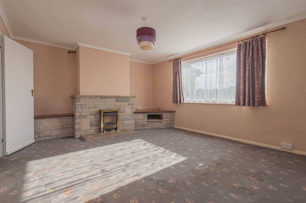 Property photo 2 of 12 Picture 2