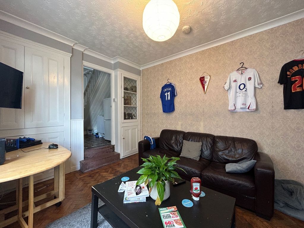 Property photo 1 of 8 c94B133A-7c70-4A11-97B1-72Bb3E713B93