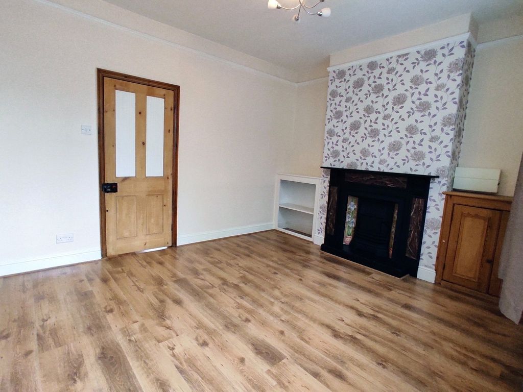 Property photo 2 of 10 Picture No. 15