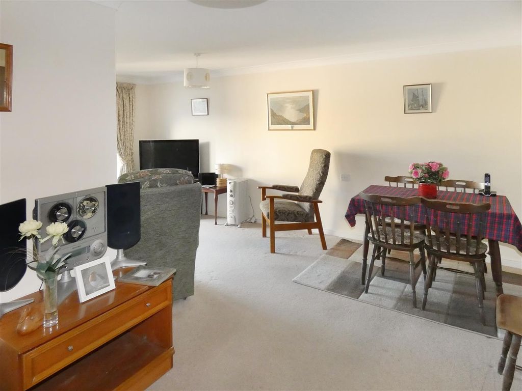 Property photo 3 of 11 P1200425.Jpg