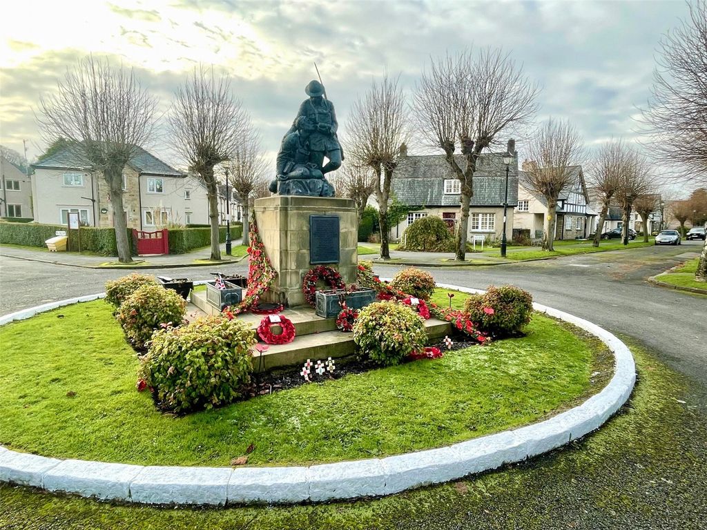 Property photo 3 of 16 War Memorial Statue