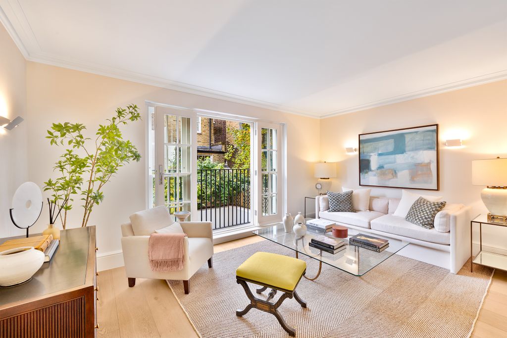 Property photo 2 of 21