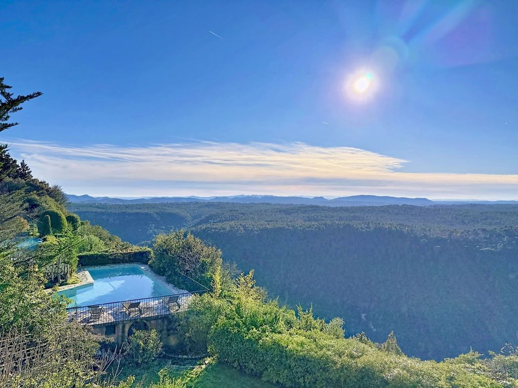 Property photo 1 of 27