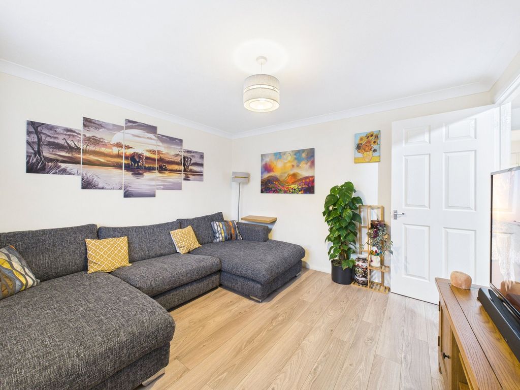 Property photo 2 of 12 Lounge