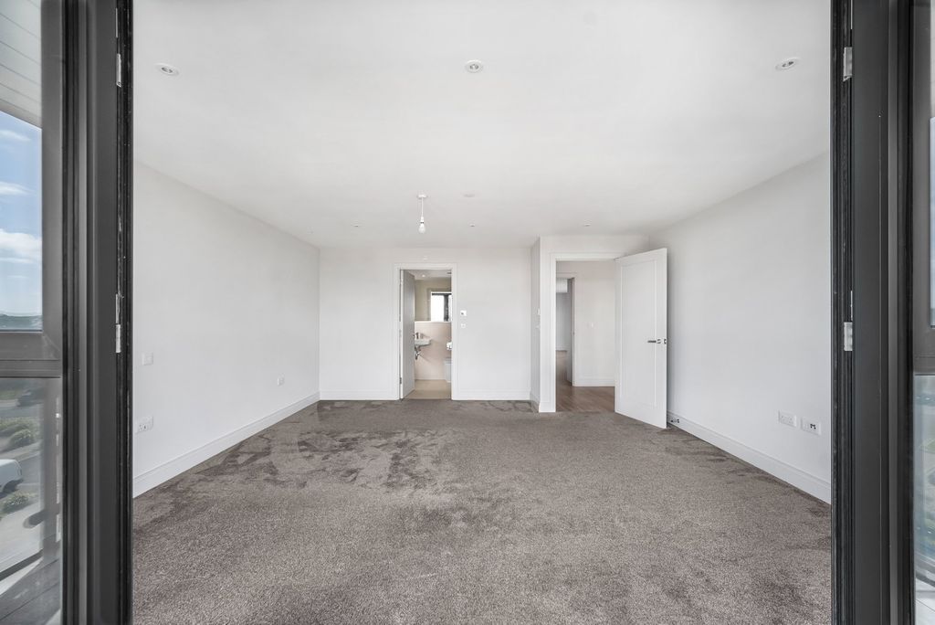 Additional image 18 of 3 bed penthouse for saleRest Bay, Porthcawl CF36