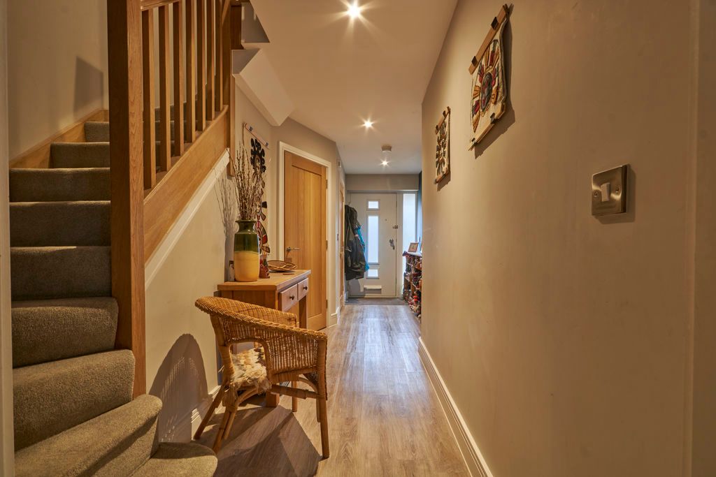 Property photo 2 of 16 Hallway