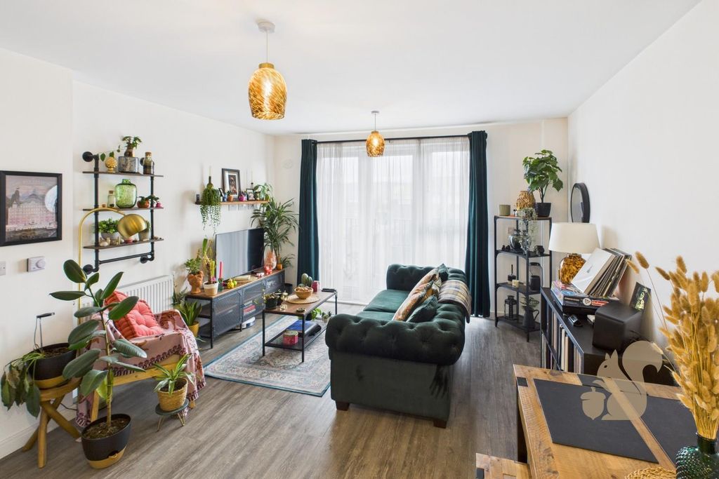 Property photo 1 of 11 Cam01814G0-Pr0067-Still001.Jpg