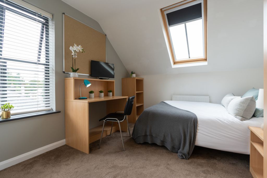 Property photo 2 of 13 Hope Court Flat 12 Bedroom 1