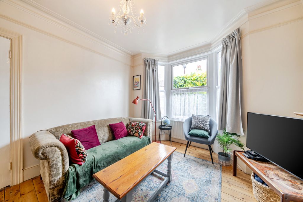 Property photo 3 of 16 1466289-2-6A201ee...