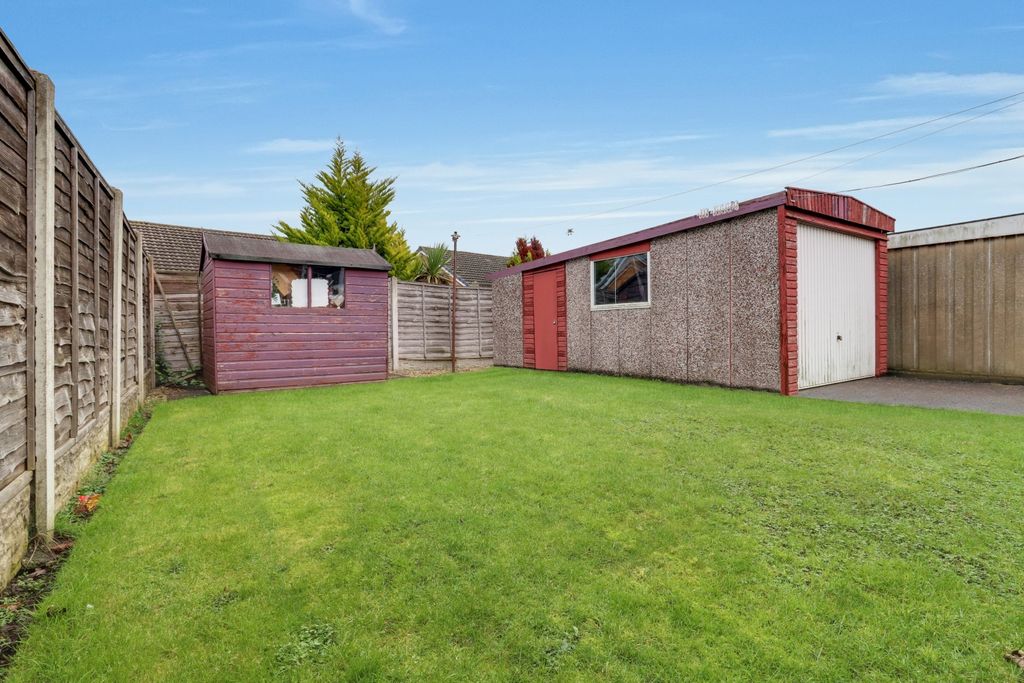 Property photo 2 of 9 2- William Frost Ewemove Wakefield