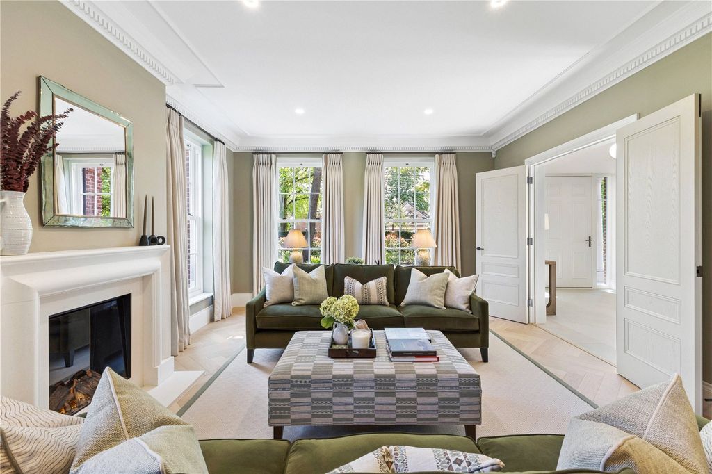 Property photo 3 of 10 Show Home
