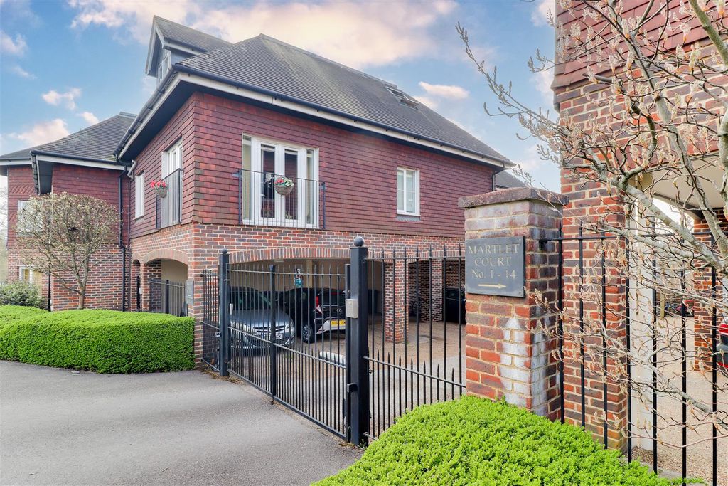 Property photo 1 of 21 01. Front Aspect.Png