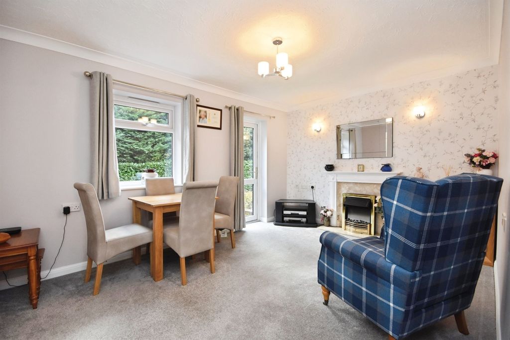 Property photo 2 of 18