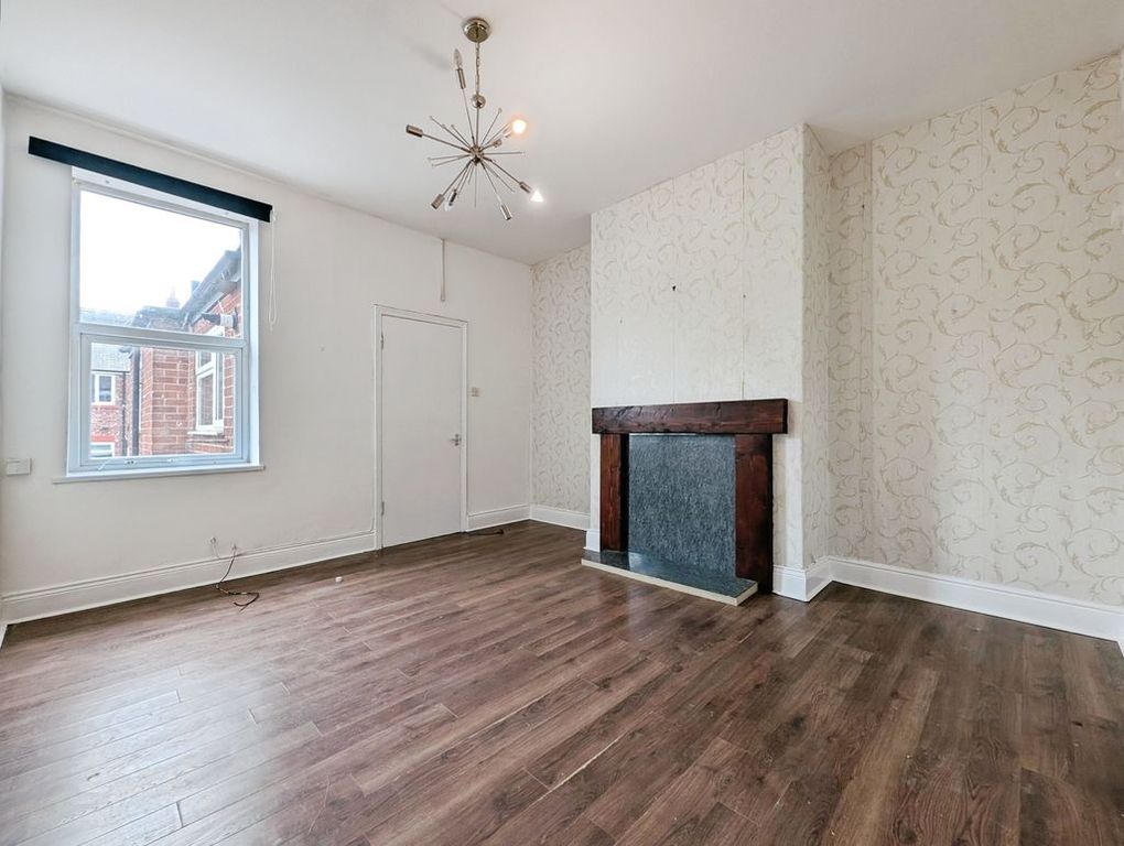 Property photo 3 of 8 Photo 8