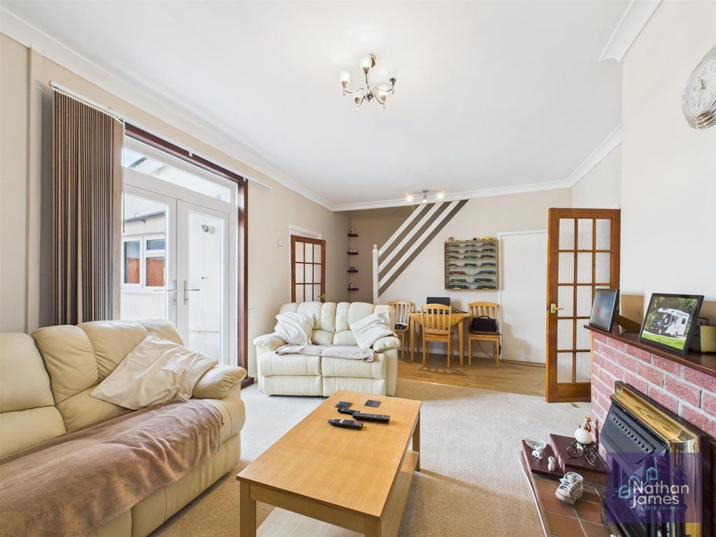 Property photo 2 of 12 Living Room