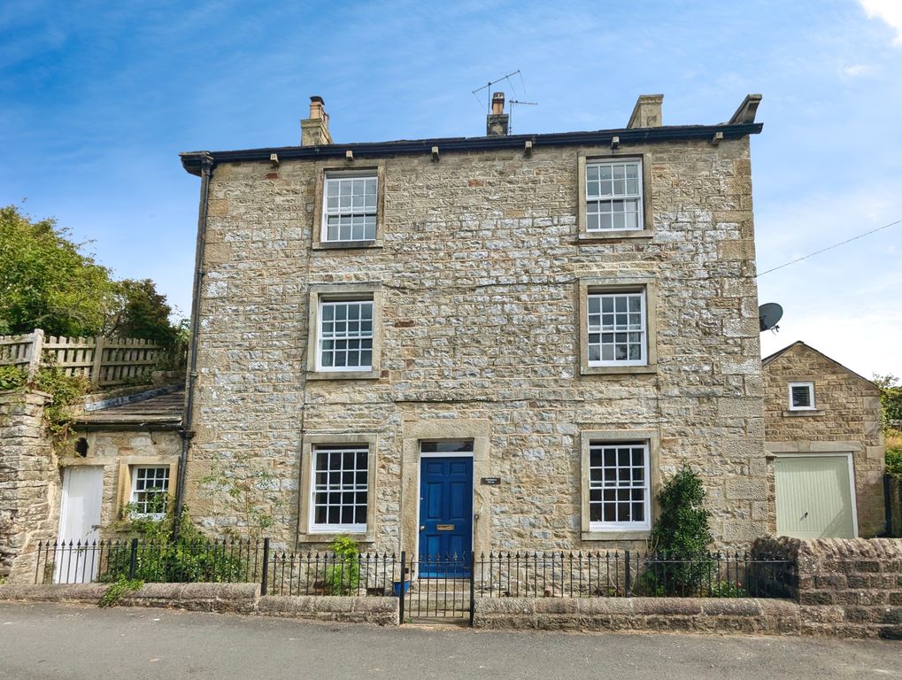 Property photo 1 of 31