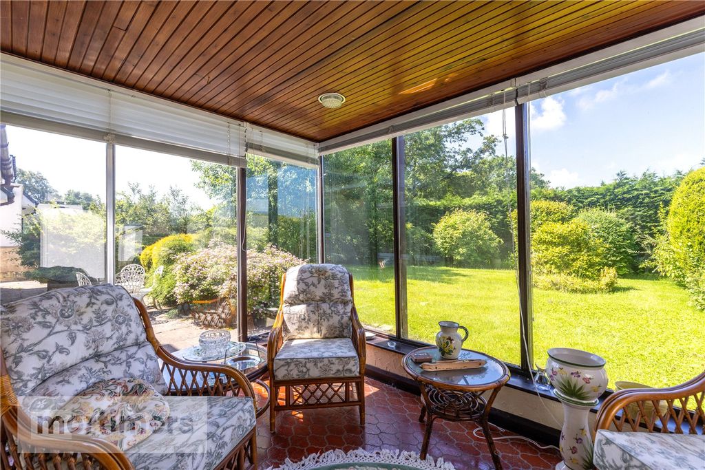 Property photo 2 of 28 Conservatory