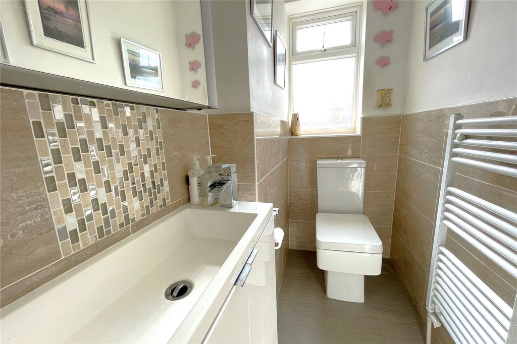 Property photo 3 of 16 Picture No. 11
