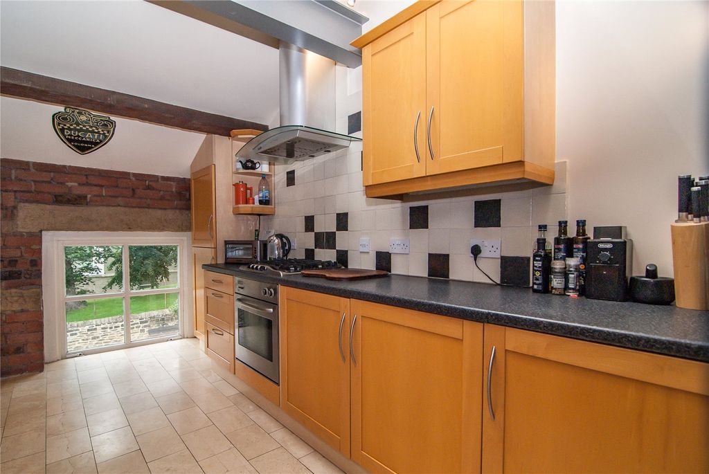 Property photo 3 of 19 Picture No. 09