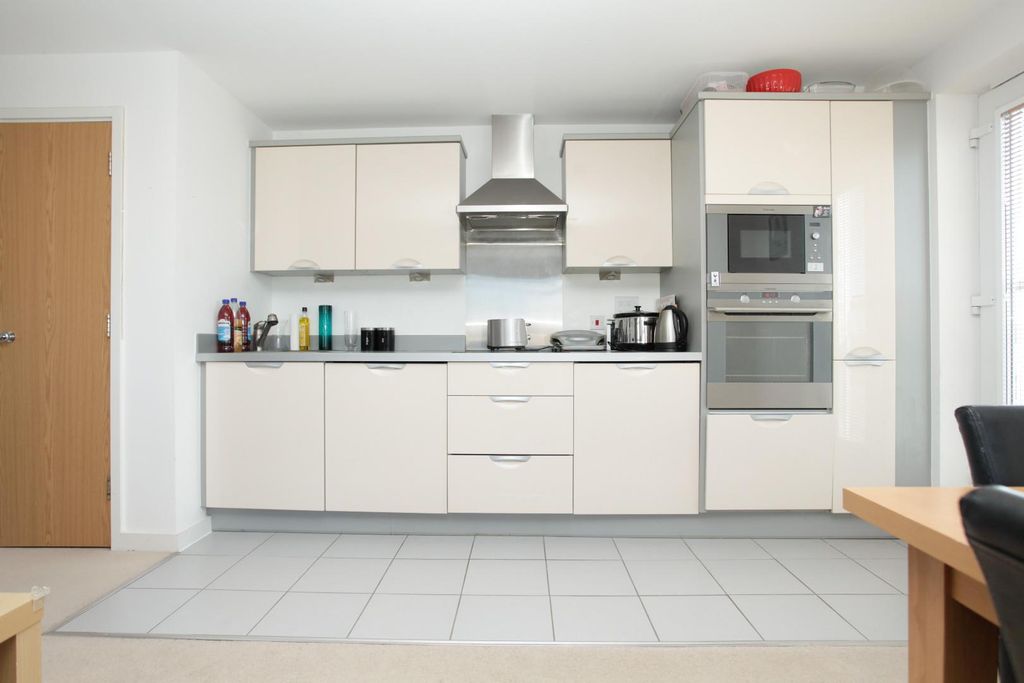 Property photo 2 of 8 Picture 2