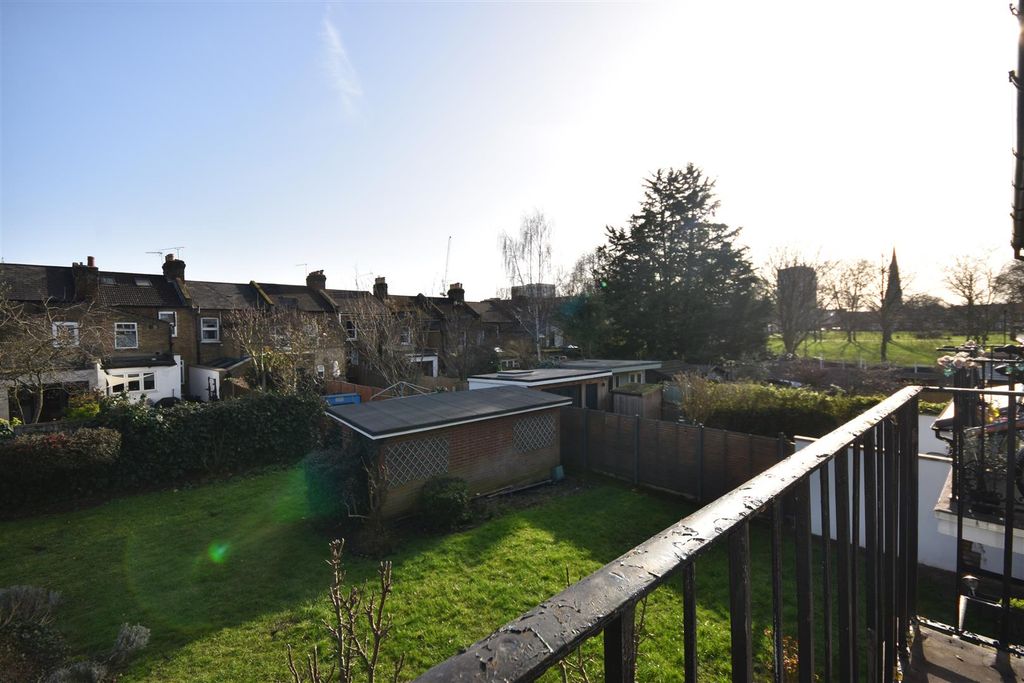 Property photo 3 of 14