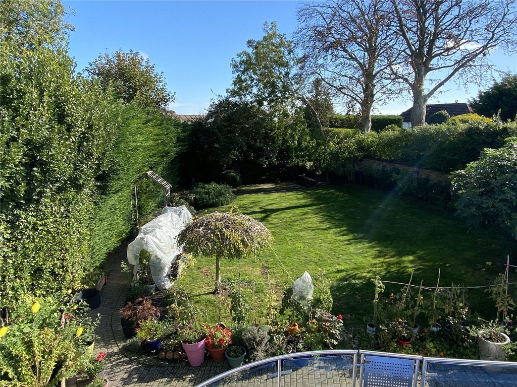 Property photo 3 of 25 Picture No. 49