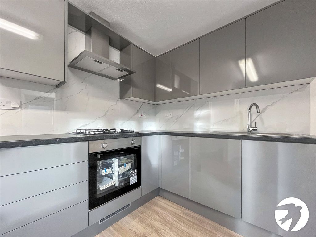 Property photo 2 of 12 Picture No. 29