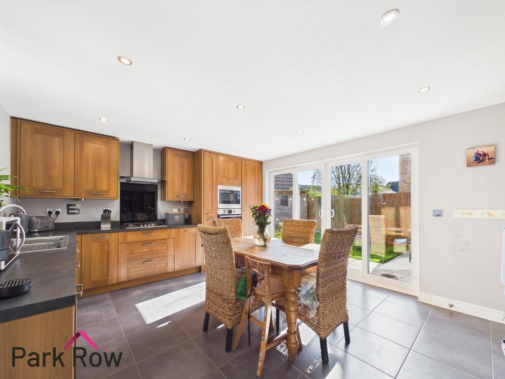 Property photo 3 of 29 Kitchen