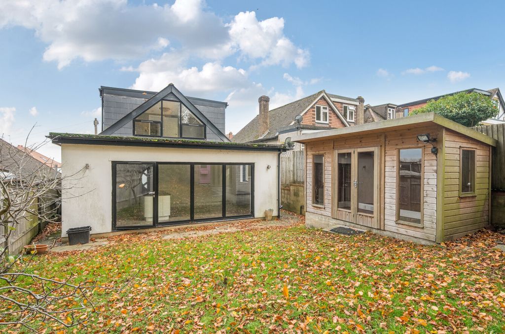 Property photo 1 of 20 1376628-21-690B4d...