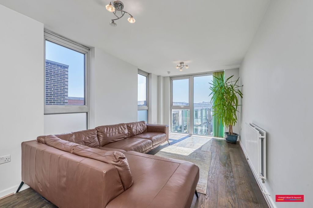 Property photo 2 of 8 Picture No. 10