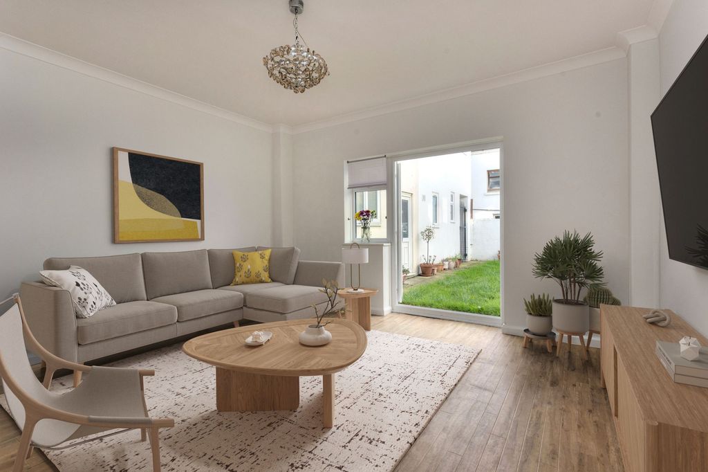 Property photo 2 of 14