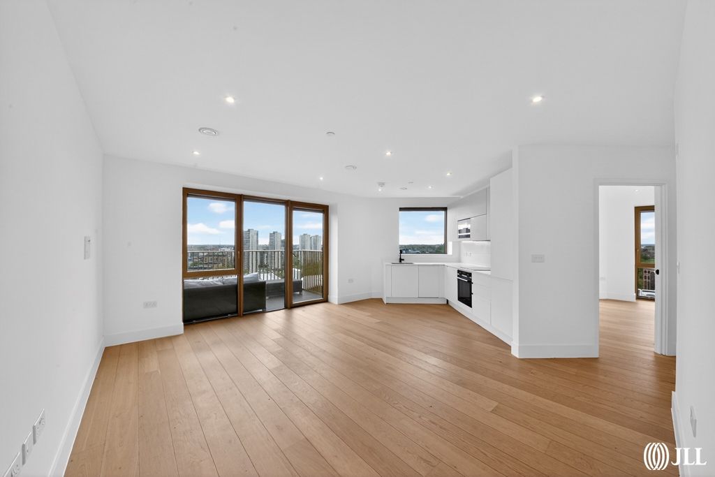 Property photo 1 of 14 Living Room