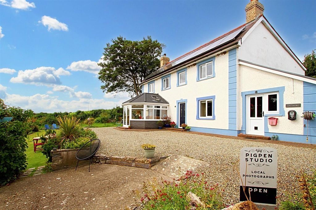 Property photo 1 of 58 Front View Of House