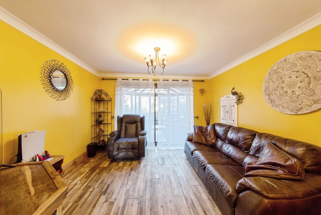 Property photo 2 of 27