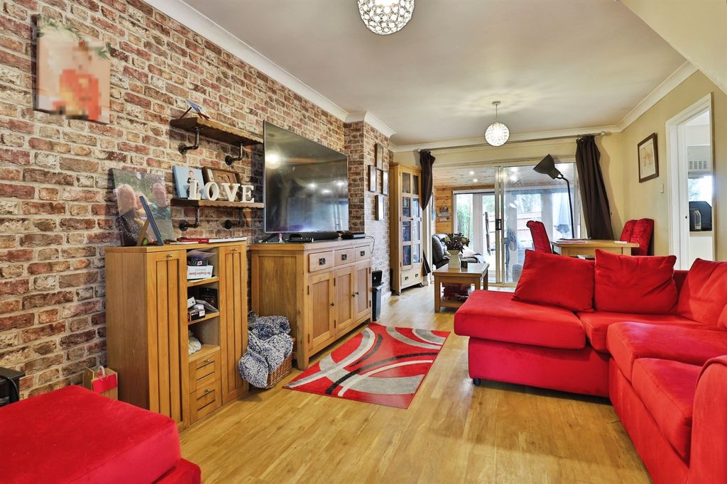Property photo 3 of 16