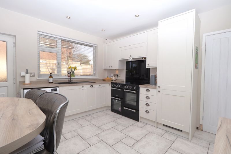 Property photo 2 of 29 Dining Kitchen
