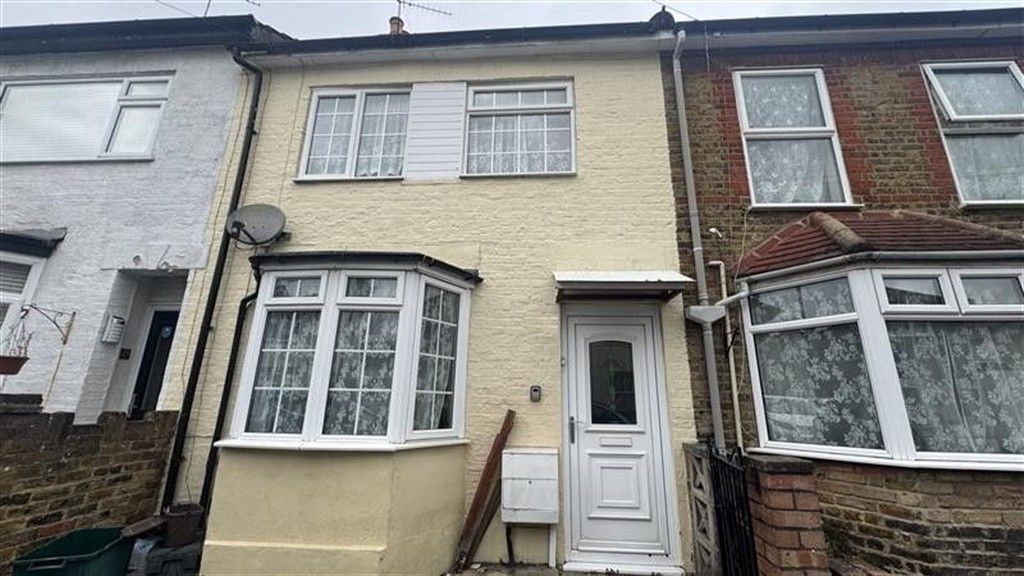 Property photo 1 of 2 Front